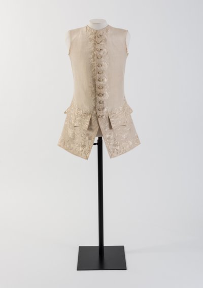Gilet ricamato in seta crema da uomo, anni 1740 da Unbekannt Unbekannt